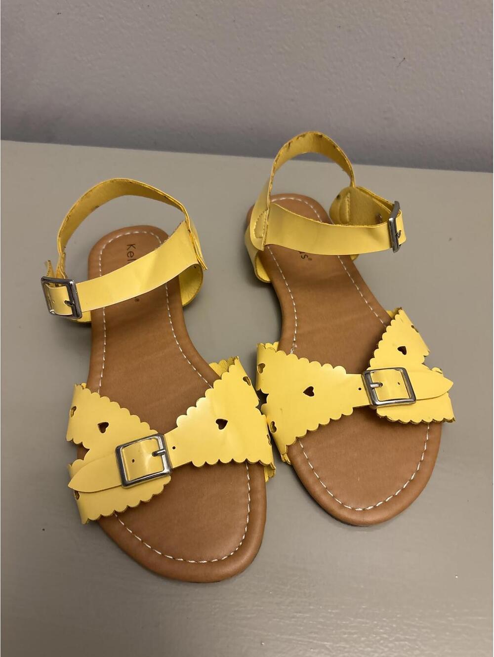 New size 4 girls Kelly Kids Yellow Kids' Sandals with Buckle Straps [COPY]